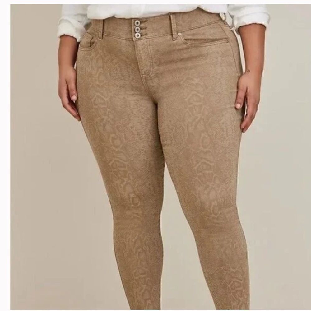 Torrid Snakeskin Jeggings Jeans Leggings Khaki Feel The Fit Super Soft Plus